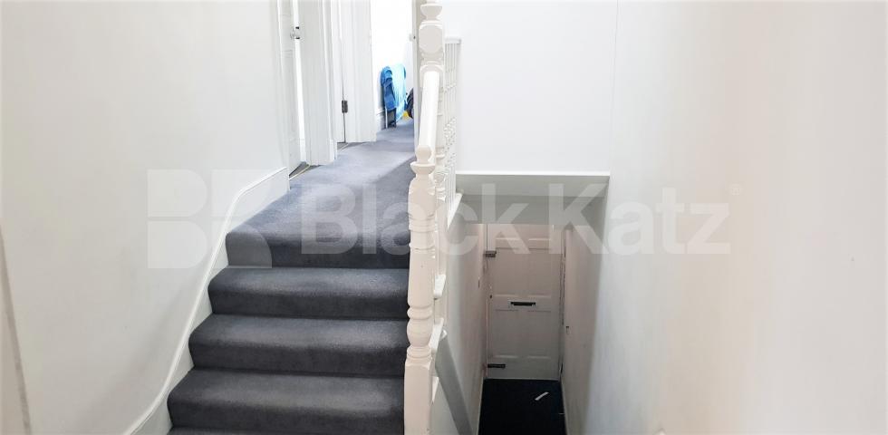 			3 Bedroom, 1 bath, 1 reception Flat			 Ormiston Grove, SHEPHERDS BUSH