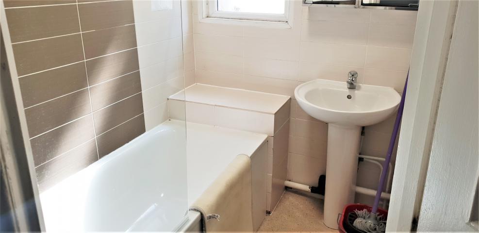 			COUNCIL TAX, GAS and WATER INCLUDED, Studio Apartment, 1 bath, 1 reception Apartment			 Milman Road, QUEENS PARK