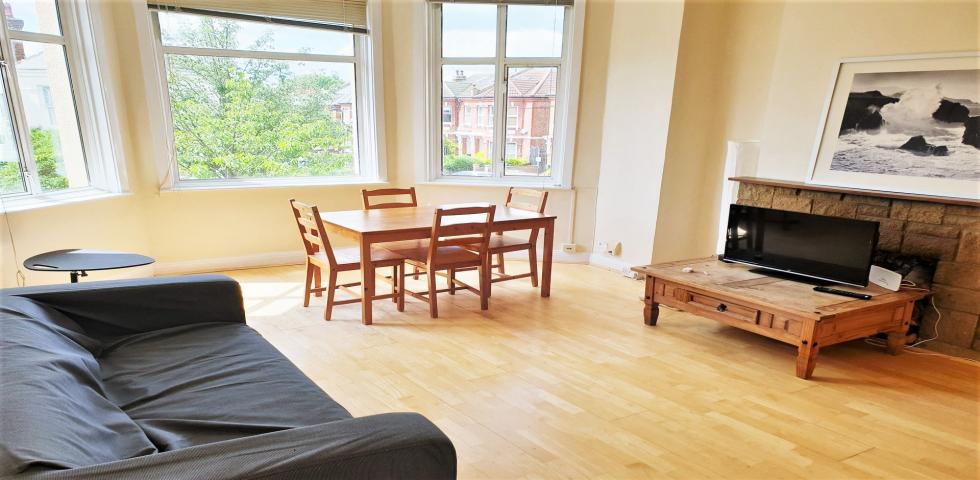 			3 Bedroom, 1 bath, 1 reception Flat			 Fordwych Road, WEST HAMPSTEAD