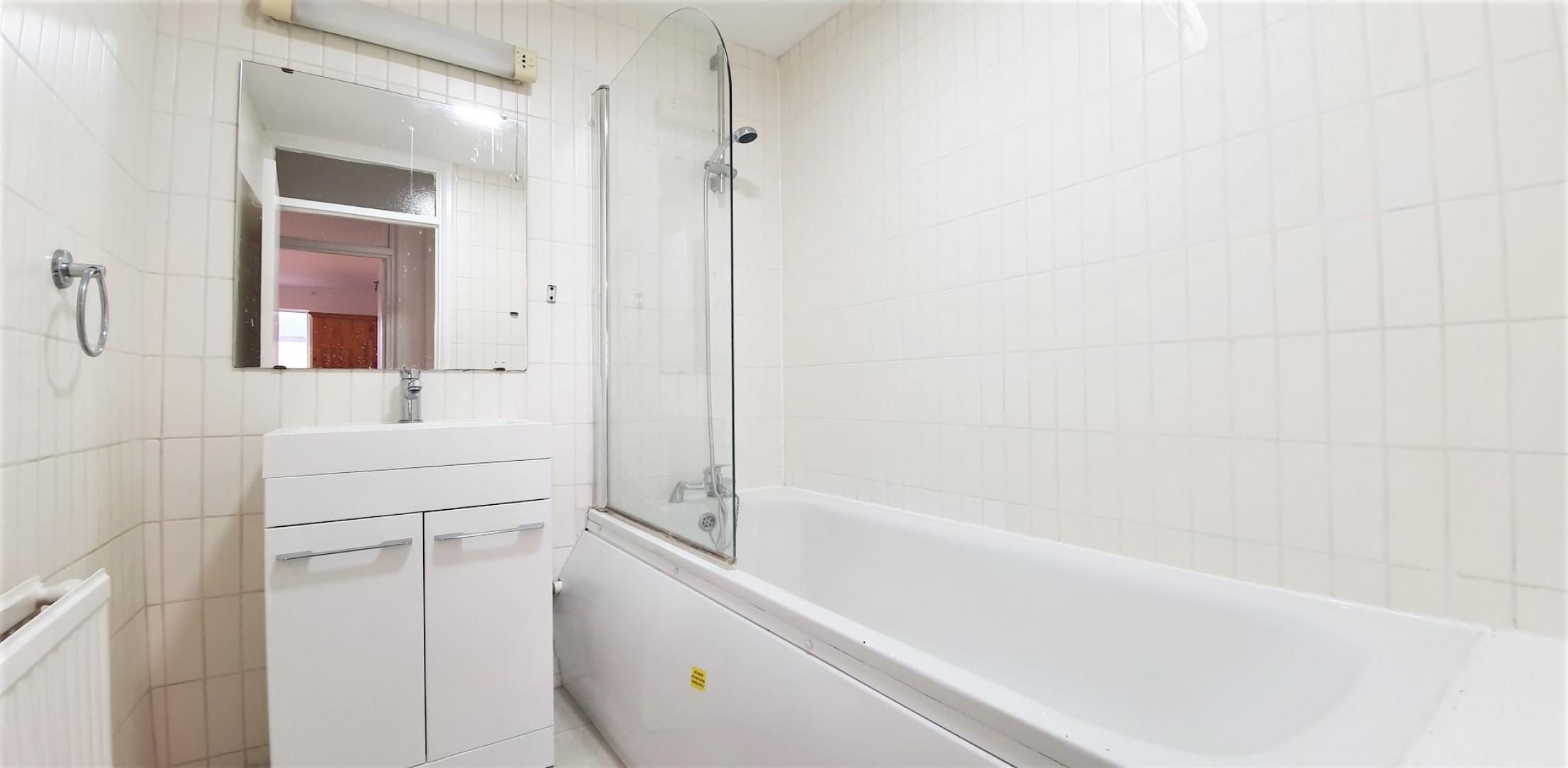 			2 Bedroom, 1 bath, 1 reception Apartment			 Iverson Road, WEST HAMPSTEAD