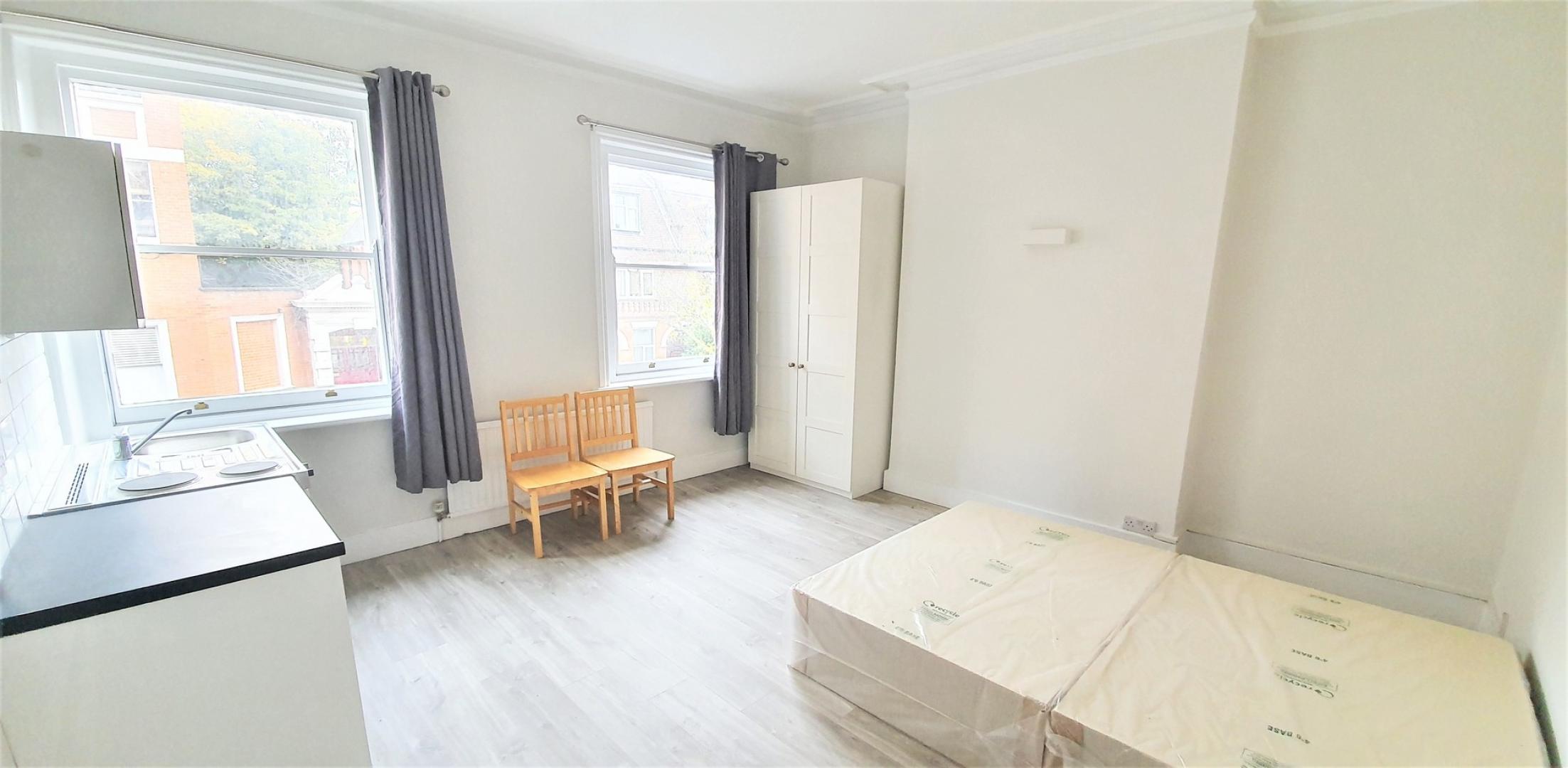			BEDSIT APARTMENT, Studio Apartment, 1 bath, 1 reception Apartment			 Lymington Road, WEST HAMPSTEAD