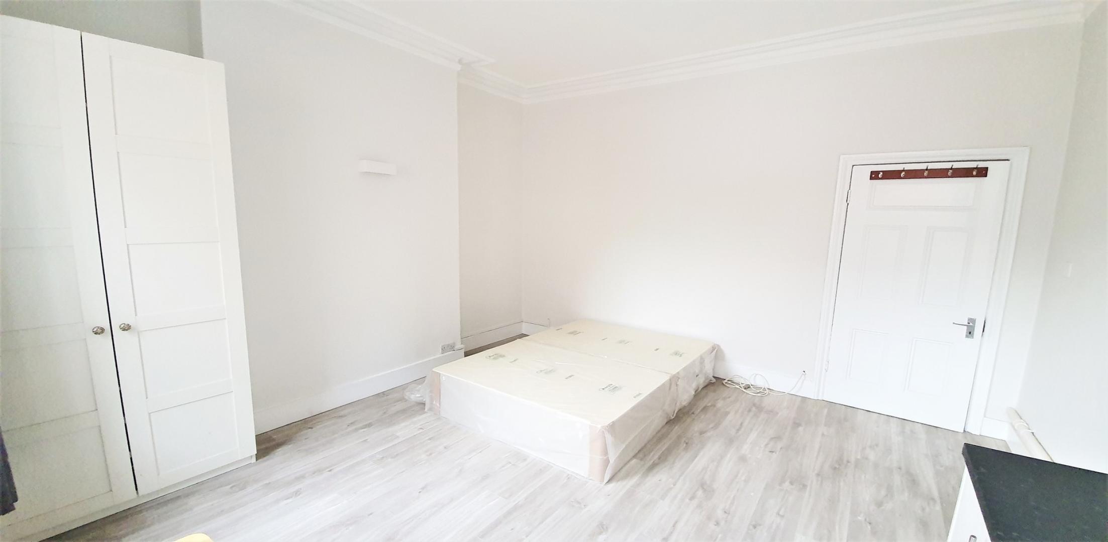 			BEDSIT APARTMENT, Studio Apartment, 1 bath, 1 reception Apartment			 Lymington Road, WEST HAMPSTEAD