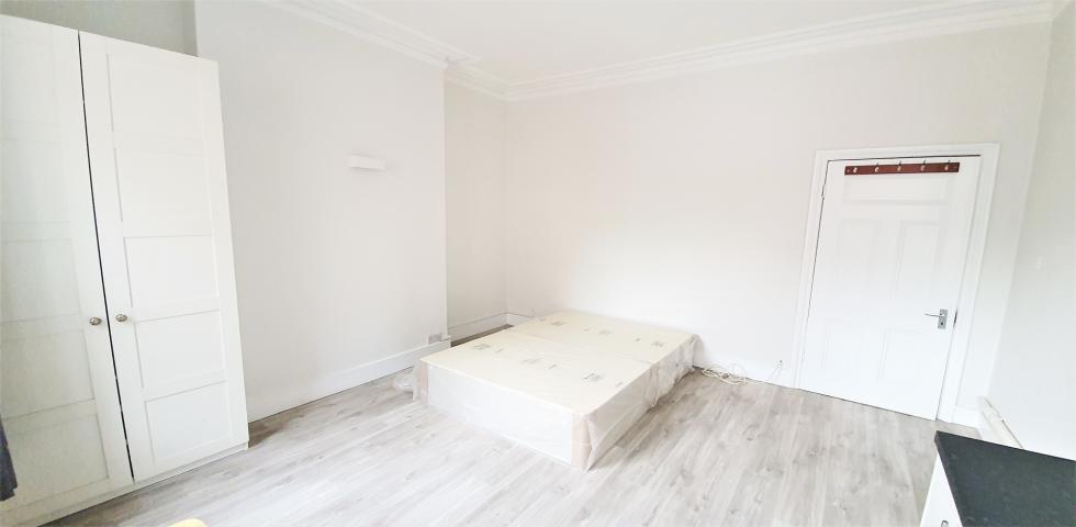 			BEDSIT APARTMENT, Studio Apartment, 1 bath, 1 reception Apartment			 Lymington Road, WEST HAMPSTEAD