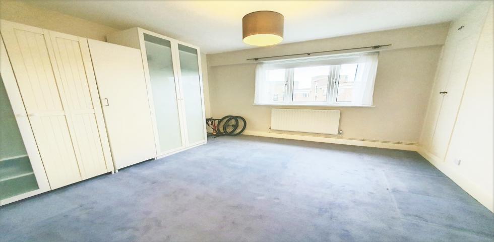 			2 Bedroom, 1 bath, 1 reception Flat			 West End Lane, WEST HAMPSTEAD