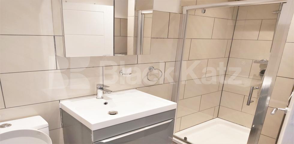 Modern Apartment Macfarlane Road, Shepherds Bush