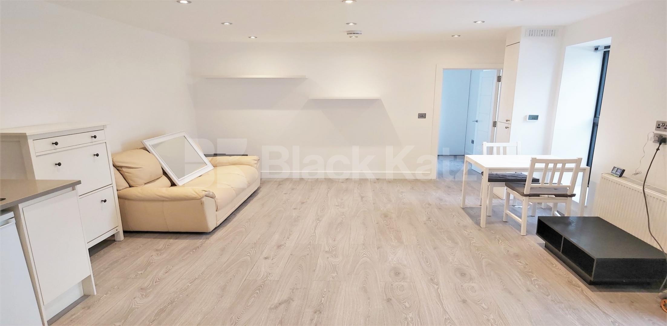 Modern Apartment Macfarlane Road, Shepherds Bush