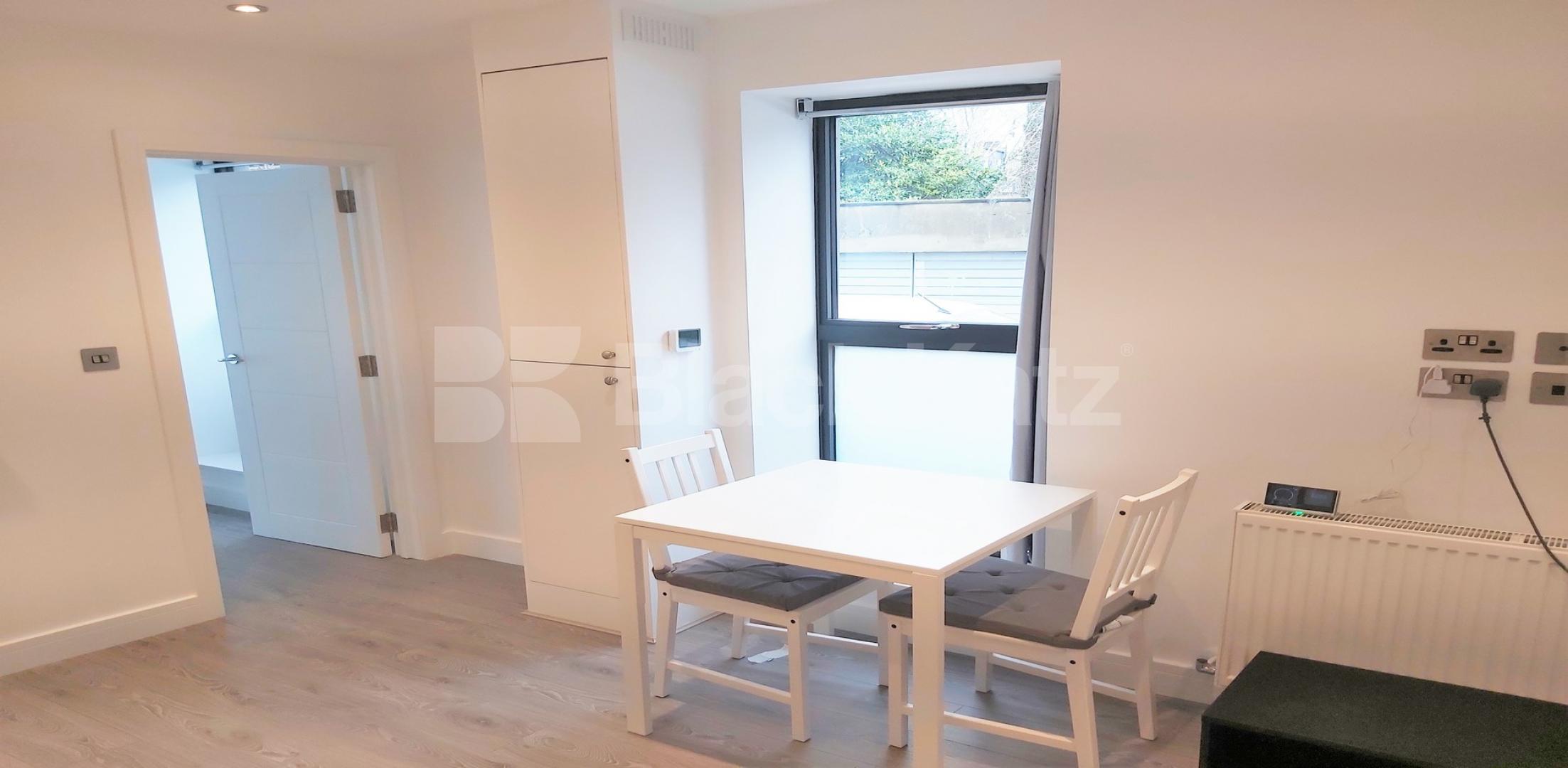 Modern Apartment Macfarlane Road, Shepherds Bush