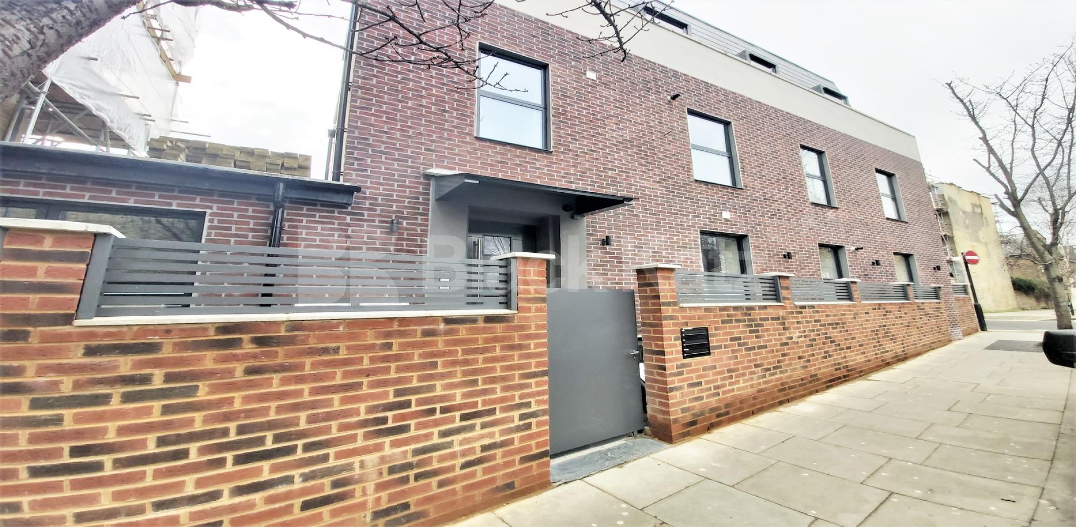 Modern Apartment Macfarlane Road, Shepherds Bush