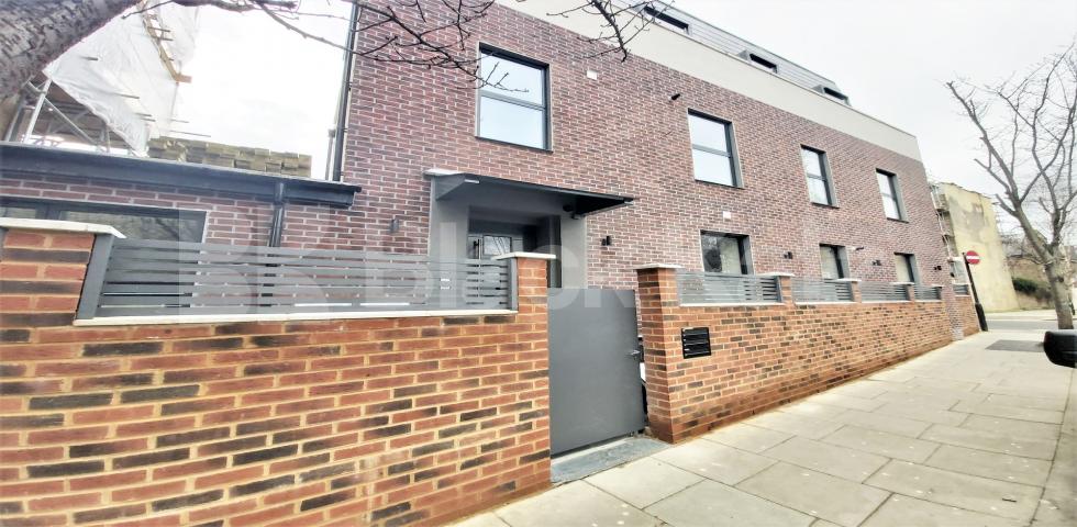 Modern Apartment Macfarlane Road, Shepherds Bush