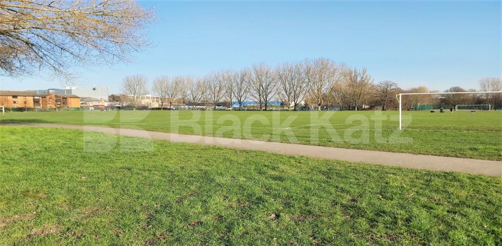 			GAS, WATER and ELECTRICITY INCLUDED, Studio Apartment, 1 bath, 1 reception Ground Floor Flat			 Wilkinson Way, ACTON CENTRAL