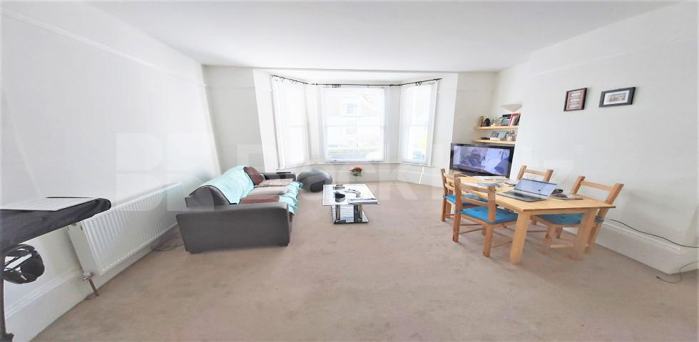 			3 Bedroom, 1 bath, 1 reception Flat			 Windsor Road , EALING BROADWAY 