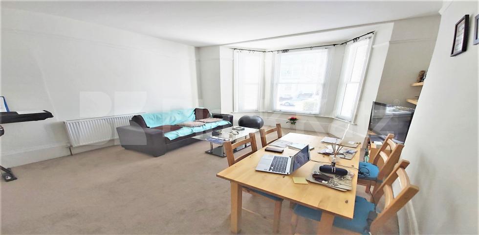 			3 Bedroom, 1 bath, 1 reception Flat			 Windsor Road , EALING BROADWAY 