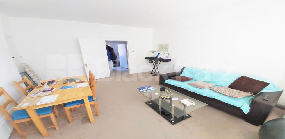 			3 Bedroom, 1 bath, 1 reception Flat			 Windsor Road , EALING BROADWAY 