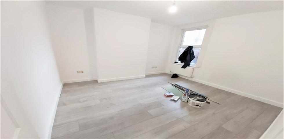 			NEWLY REFURBISHED, 2 Bedroom, 1 bath, 1 reception Apartment			 Deacon Road , DOLLIS HILL