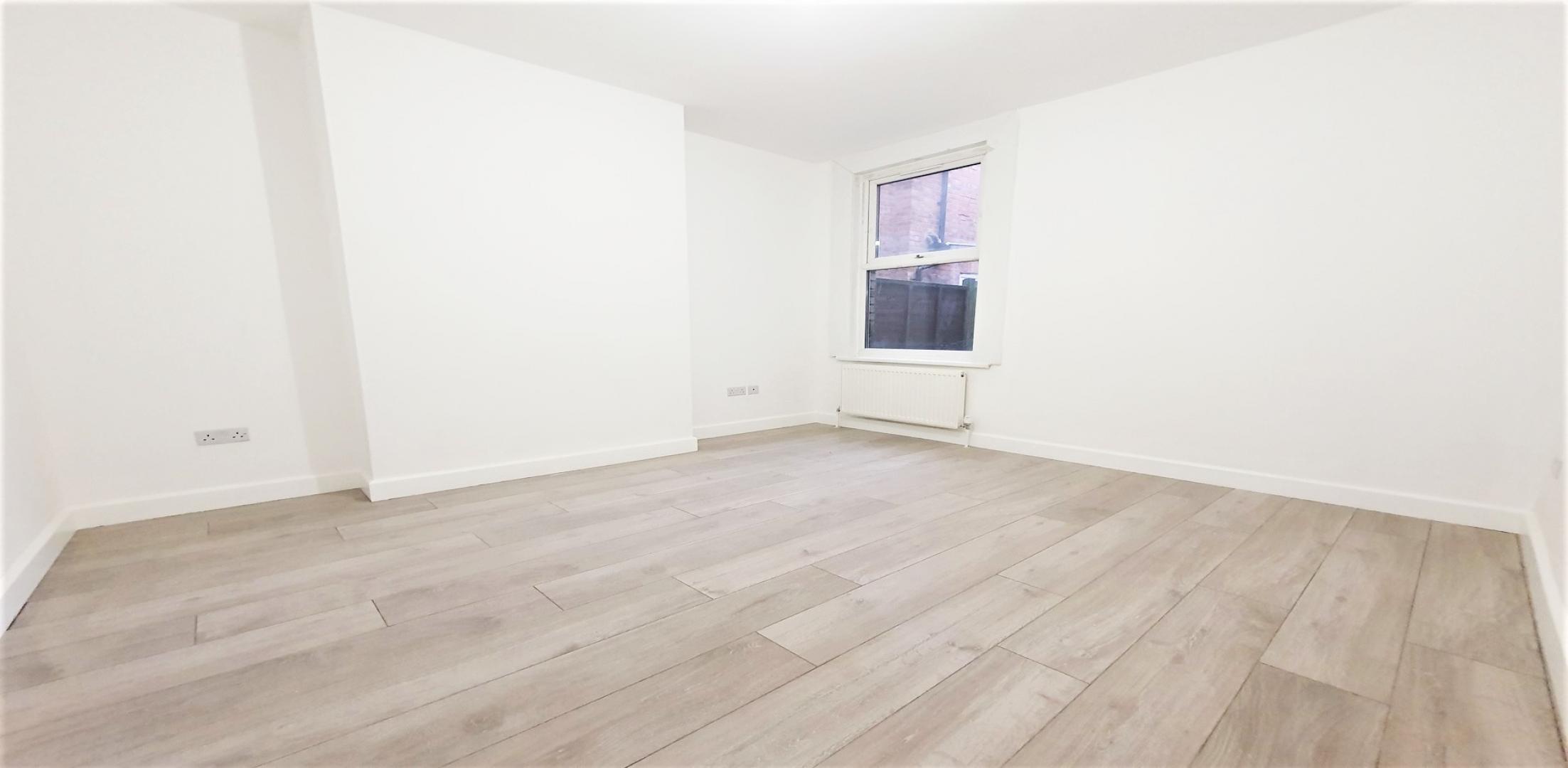 			2 Bedroom, 1 bath, 1 reception Apartment			 Deacon Road , DOLLIS HILL