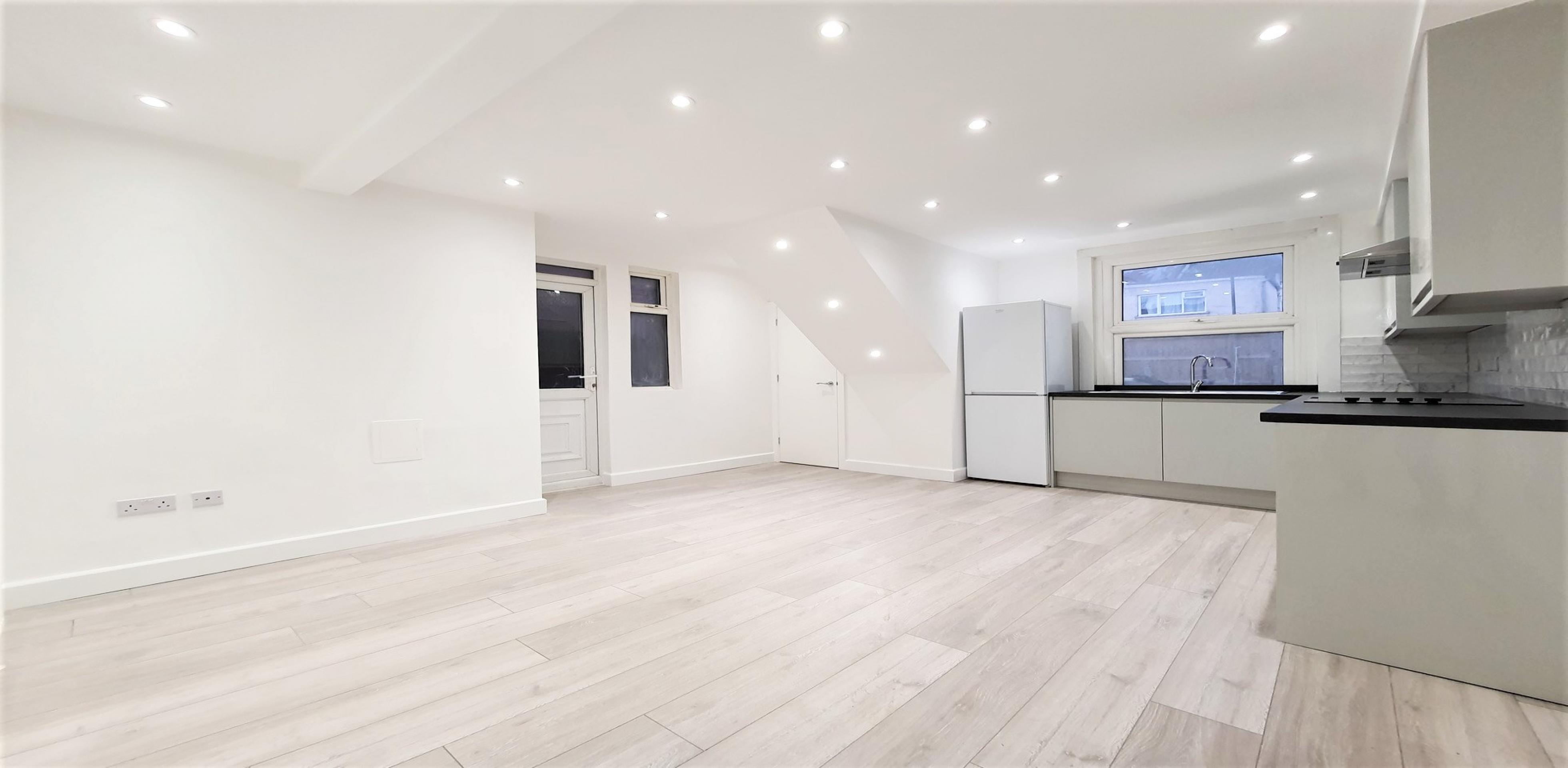 			2 Bedroom, 1 bath, 1 reception Apartment			 Deacon Road , DOLLIS HILL NW2