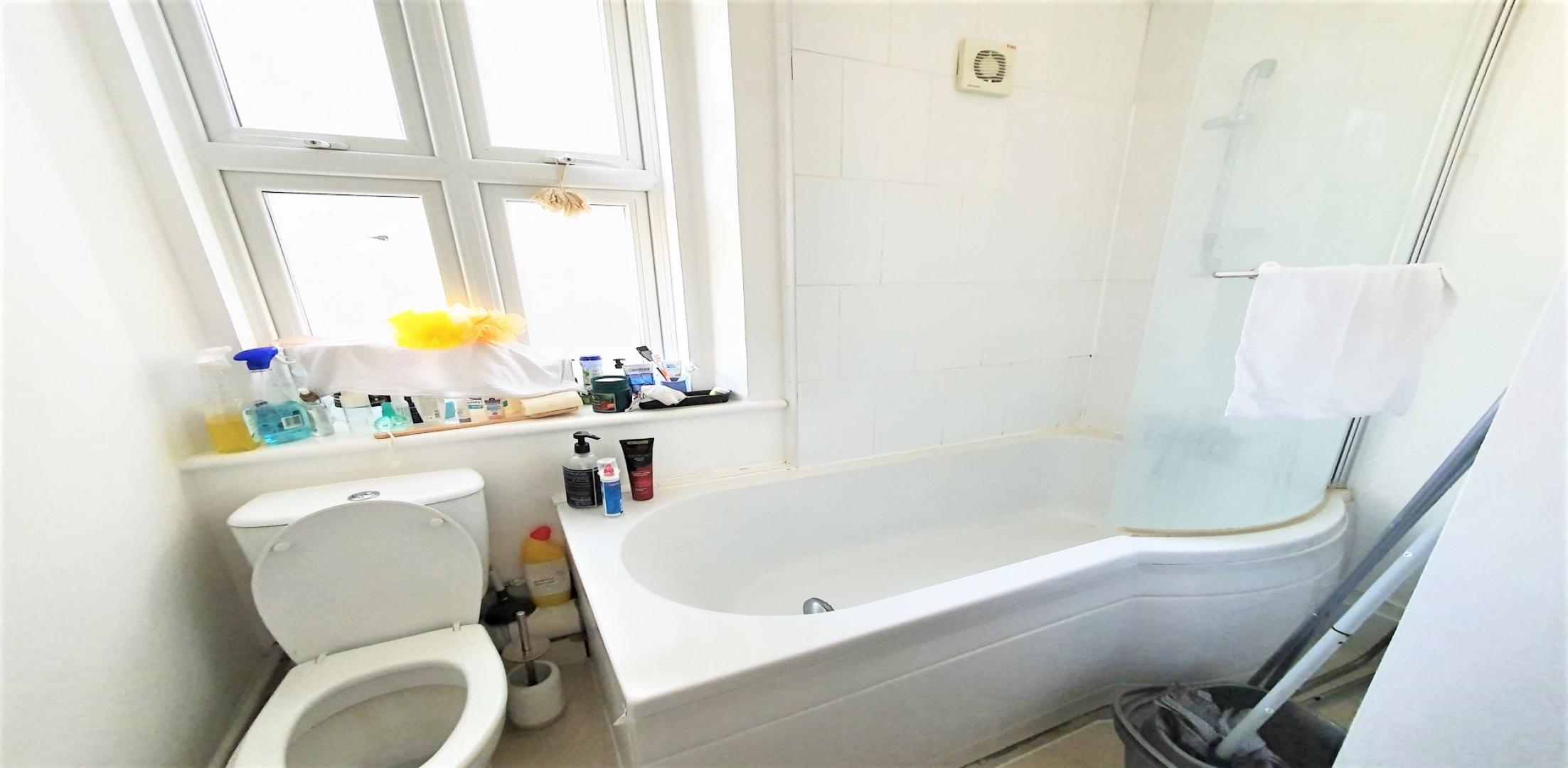 			Studio Apartment, 1 bath, 1 reception Apartment			 West End Lane, WEST HAMPSTEAD