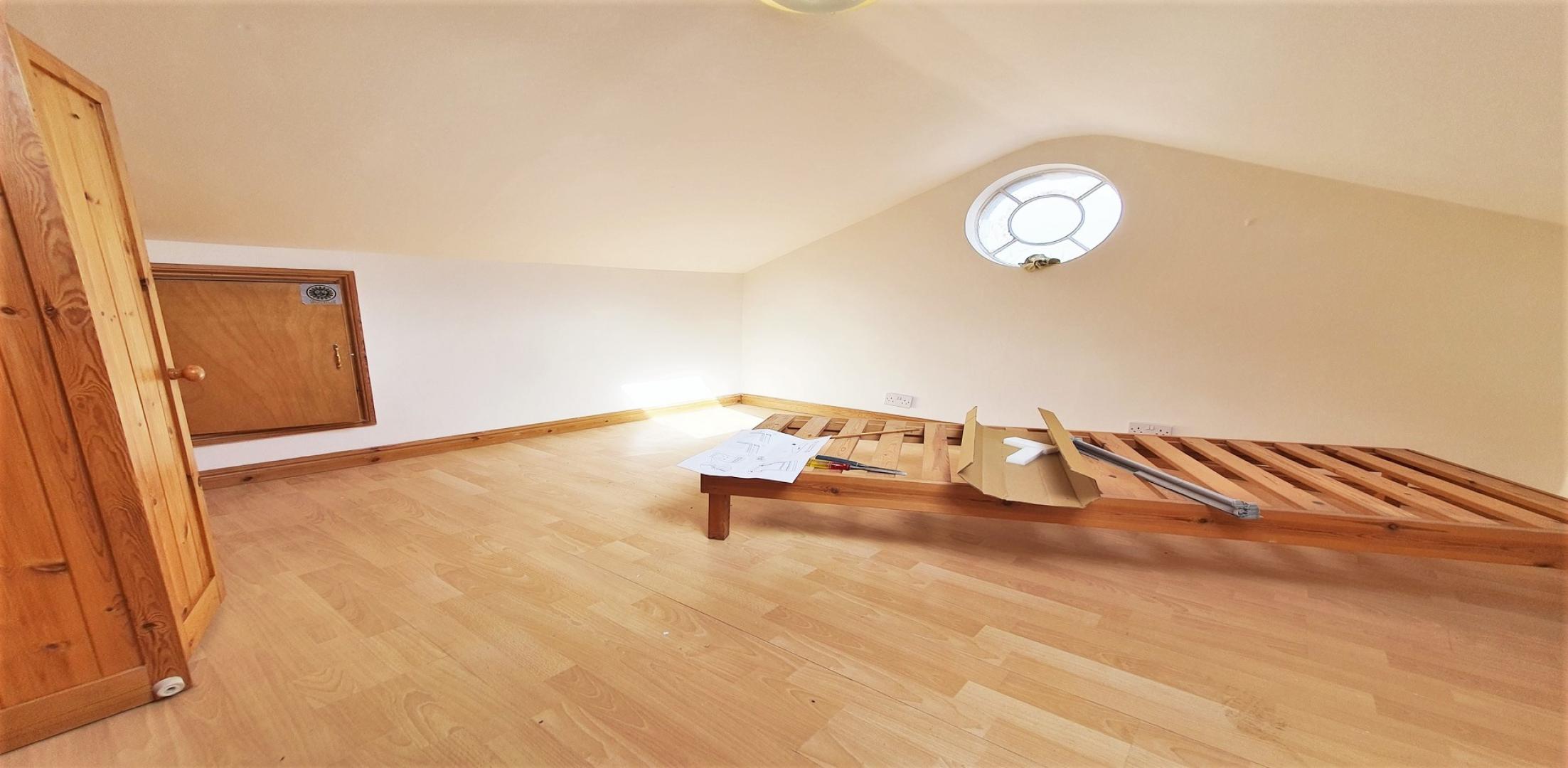 			3 Bedroom, 1 bath, 1 reception Flat			 Kilburn Lane , KENSAL GREEN