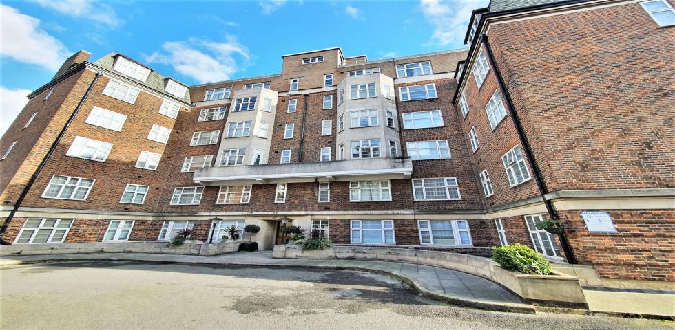 			2 Bedroom, 1 bath, 1 reception Apartment			 College Crescent, SWISS COTTAGE