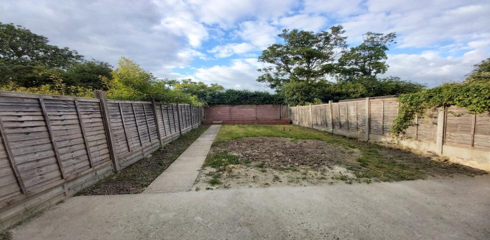 			3 BATHROOMS, PRIVATE GARDEN, 4 Bedroom, 1 bath, 1 reception House			 Mulgrave Road, DOLLIS HILL