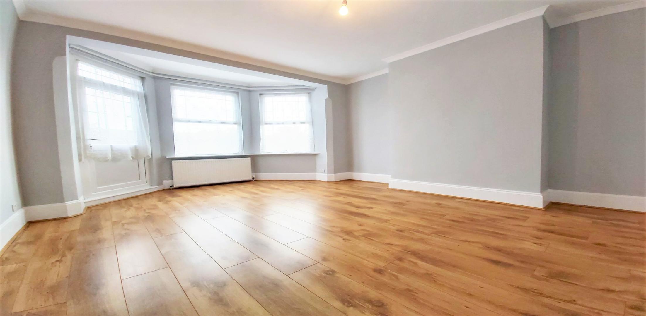 			3 BATHROOMS, PRIVATE GARDEN, 4 Bedroom, 1 bath, 1 reception House			 Mulgrave Road, DOLLIS HILL