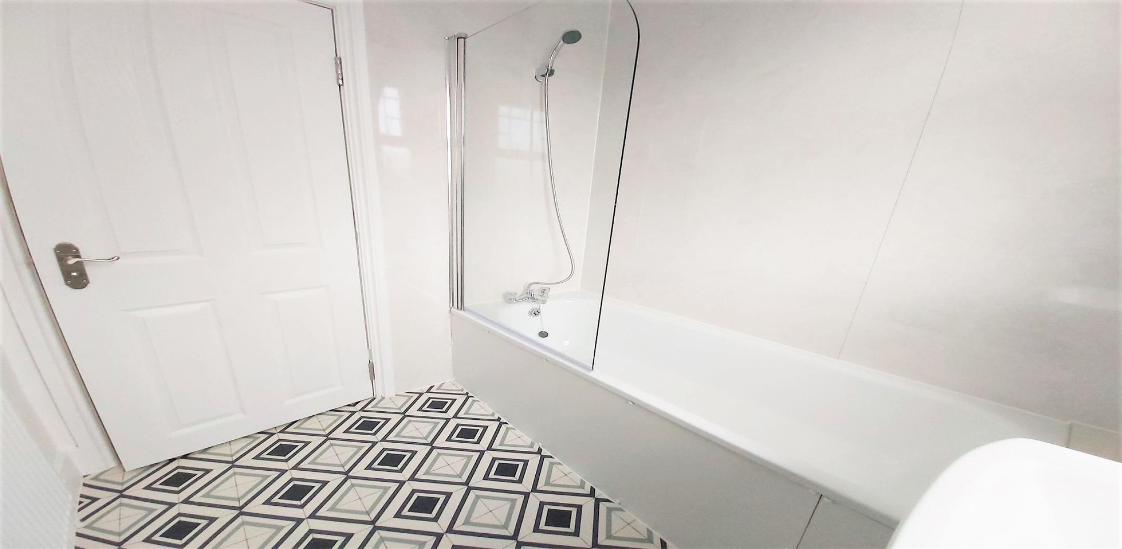 			3 BATHROOMS, PRIVATE GARDEN, 4 Bedroom, 1 bath, 1 reception House			 Mulgrave Road, DOLLIS HILL