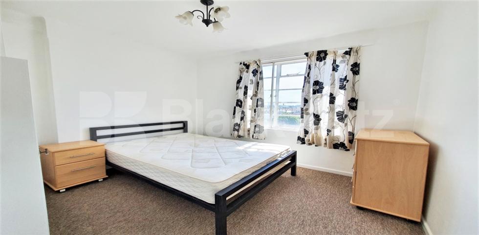 			2 Bedroom, 1 bath, 1 reception Apartment			 The Grampians, Shepherds Bush Road, SHEPHERDS BUSH