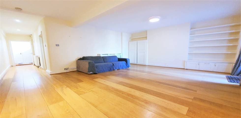 			PRIVATE GARDEN, 1 Bedroom, 1 bath, 1 reception Flat			 Shirland Road, MAIDA VALE