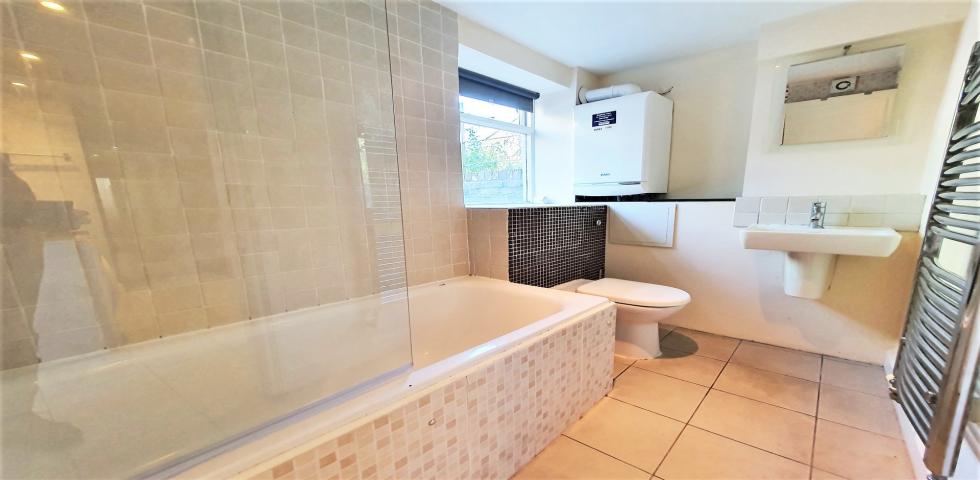 			PRIVATE GARDEN, 1 Bedroom, 1 bath, 1 reception Flat			 Shirland Road, MAIDA VALE