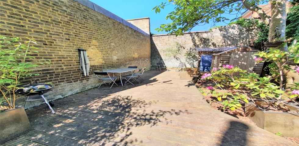 			PRIVATE GARDEN, 1 Bedroom, 1 bath, 1 reception Flat			 Shirland Road, MAIDA VALE