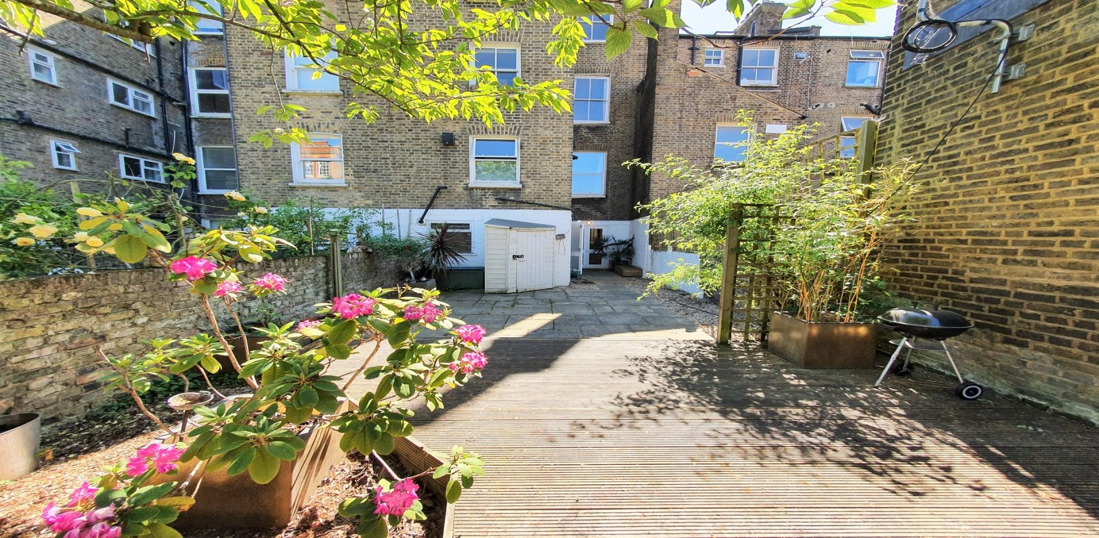 			PRIVATE GARDEN, 1 Bedroom, 1 bath, 1 reception Flat			 Shirland Road, MAIDA VALE