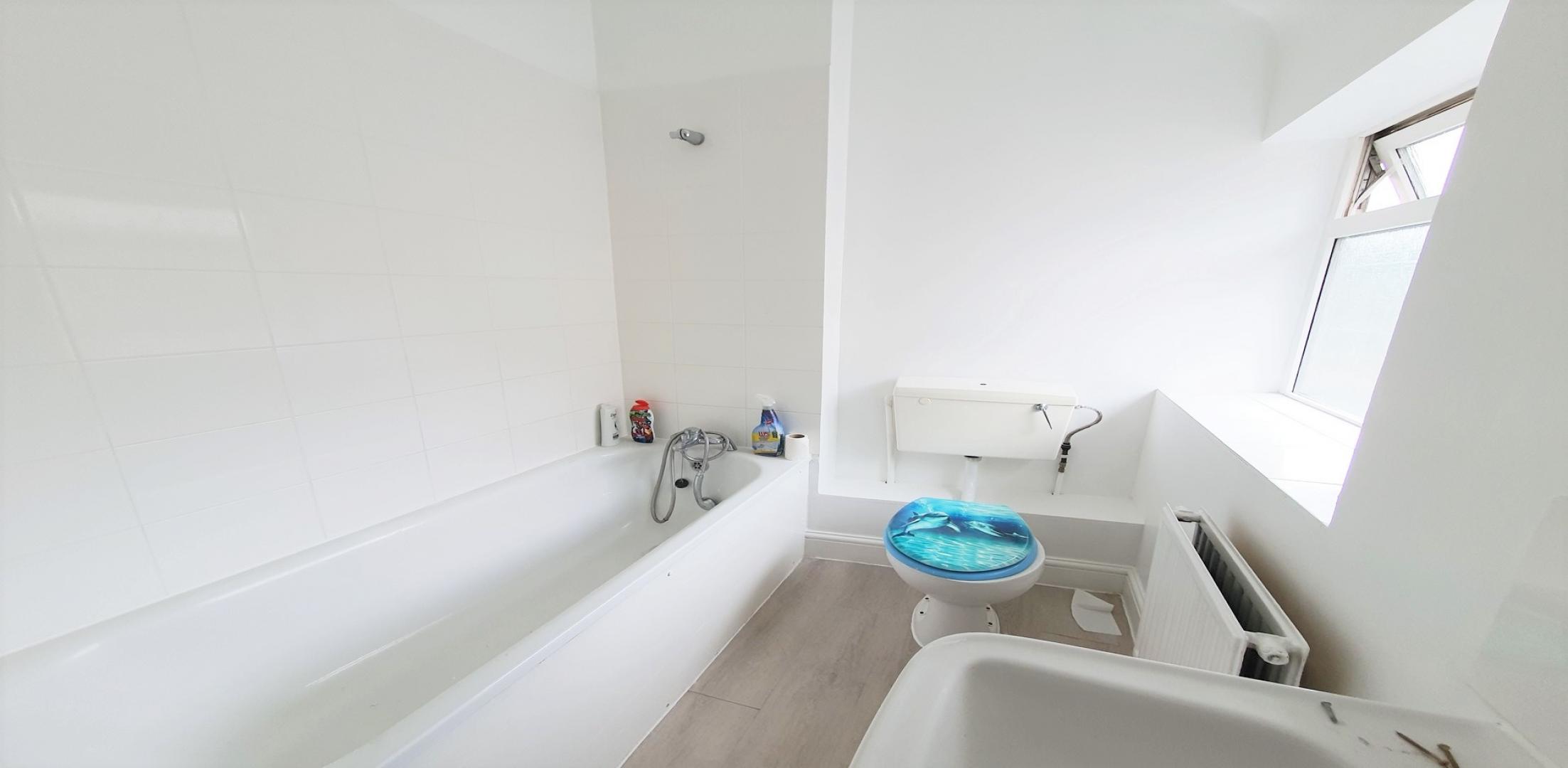 			1 Bedroom, 1 bath, 1 reception Flat			 Station Road, Edgware