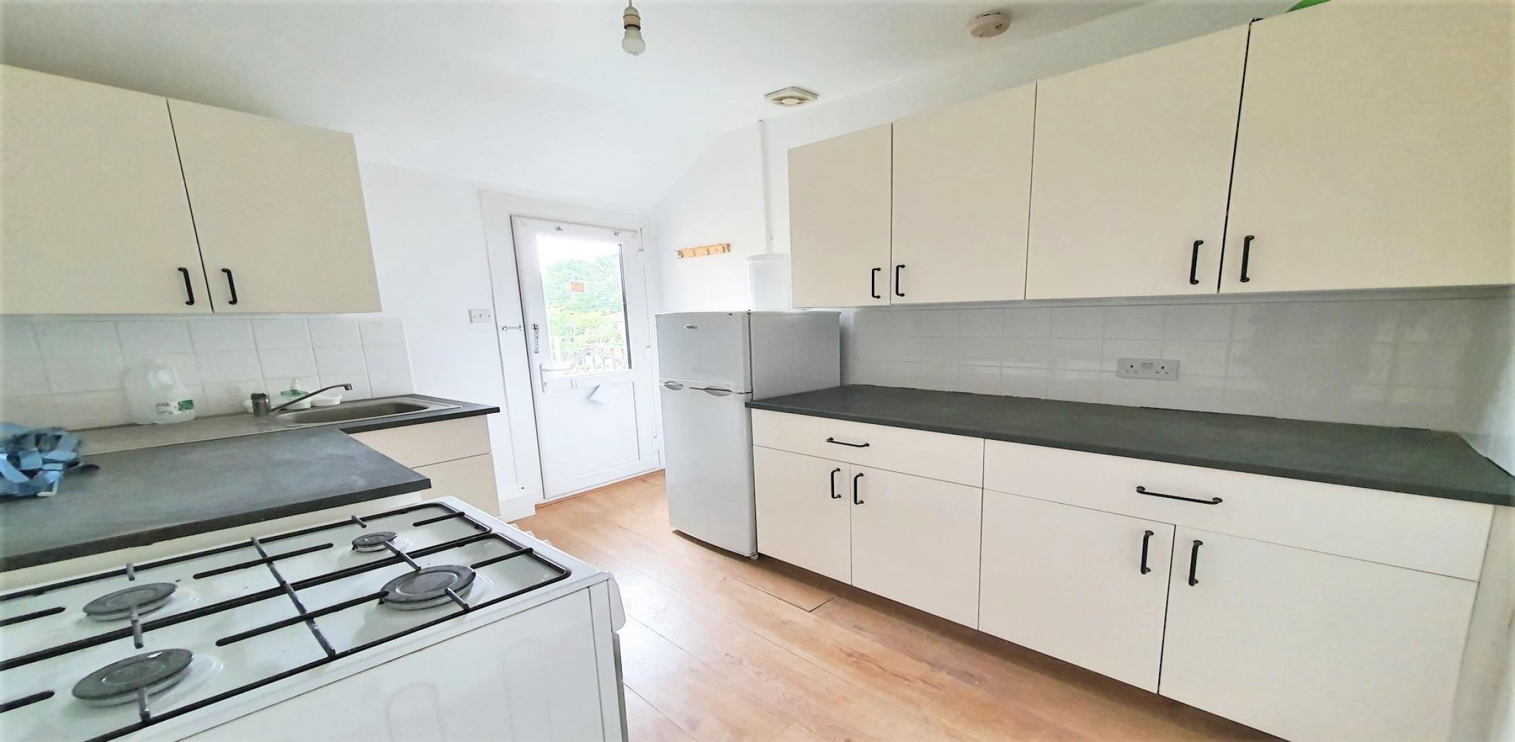 			1 Bedroom, 1 bath, 1 reception Flat			 Station Road, Edgware