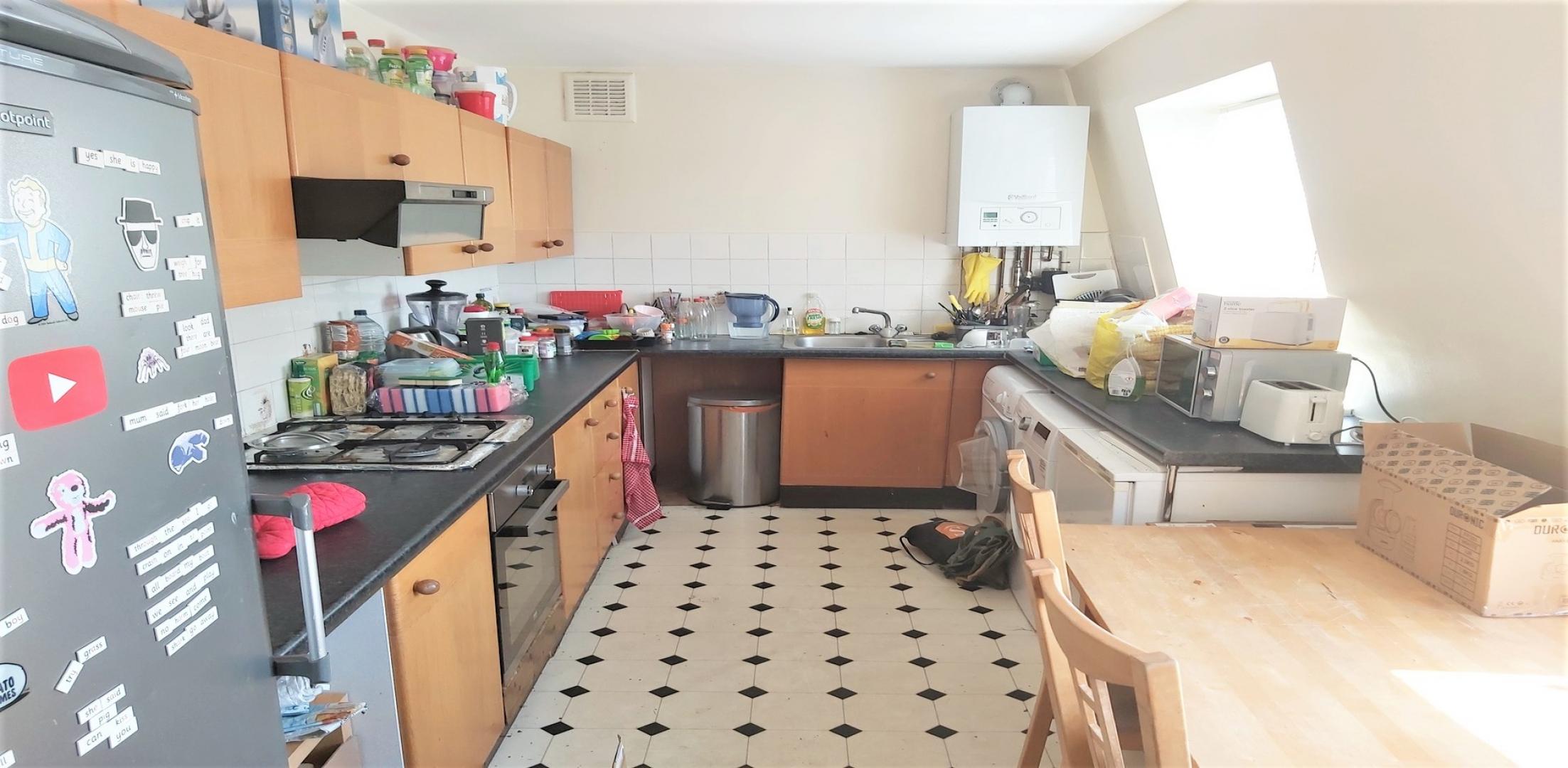 			TWO BATHROOMS, 3 Bedroom, 1 bath, 1 reception Flat			 Sherriff Road , WEST HAMPSTEAD