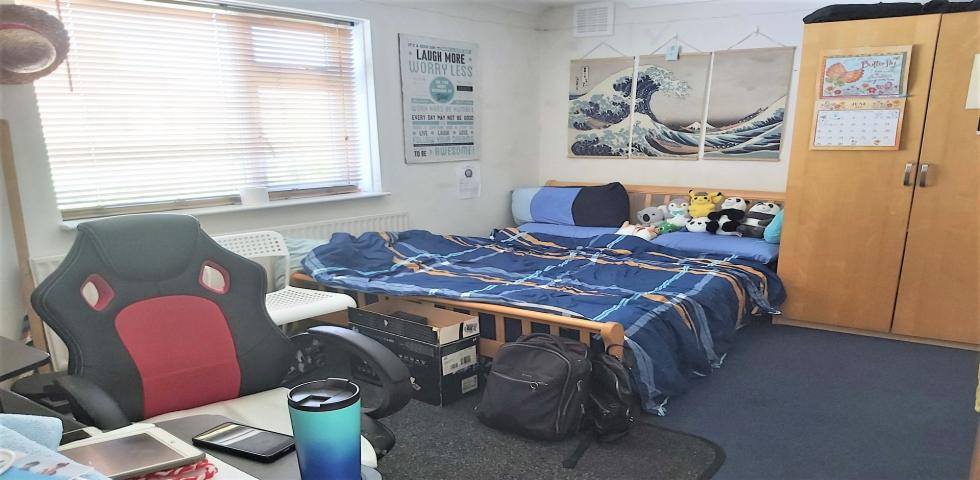 			TWO BATHROOMS, 3 Bedroom, 1 bath, 1 reception Flat			 Sherriff Road , WEST HAMPSTEAD