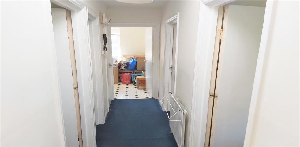 			TWO BATHROOMS, 3 Bedroom, 1 bath, 1 reception Flat			 Sherriff Road , WEST HAMPSTEAD
