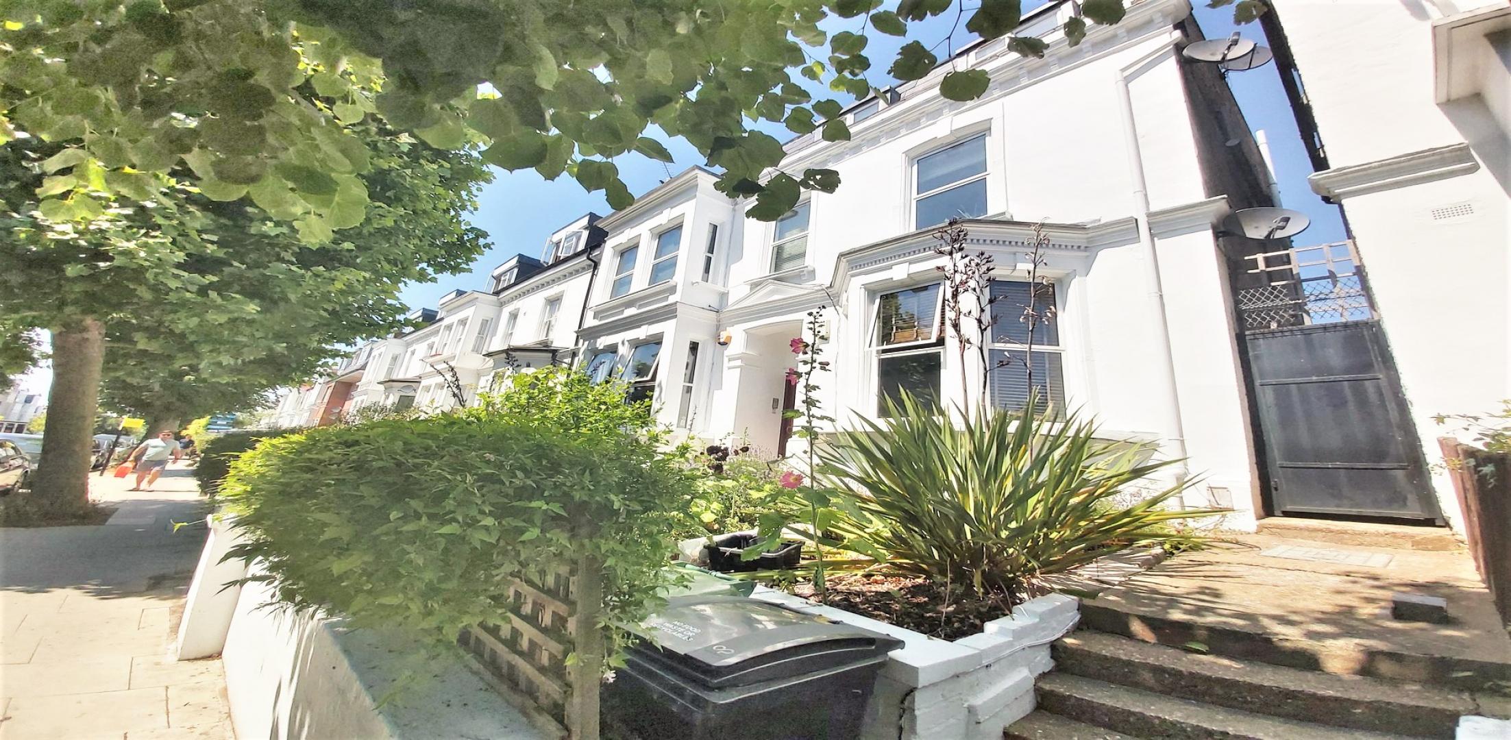 			TWO BATHROOMS, 3 Bedroom, 1 bath, 1 reception Flat			 Sherriff Road , WEST HAMPSTEAD