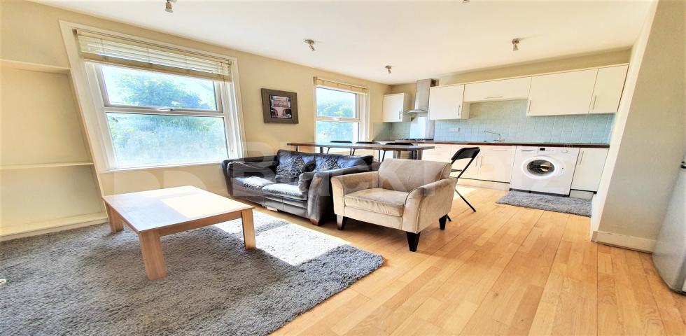 Wonderful Garden Apartment Bamborough Gardens , Shepherds Bush