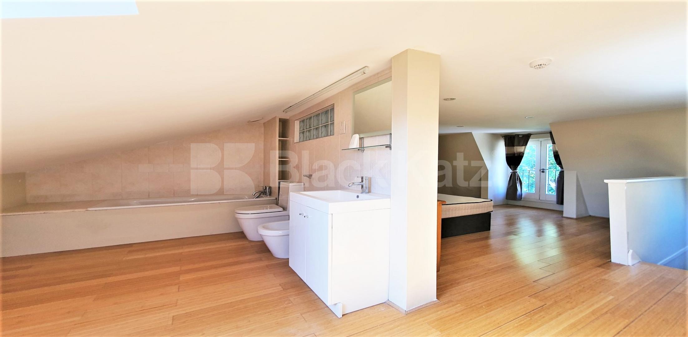 Wonderful Garden Apartment Bamborough Gardens , Shepherds Bush