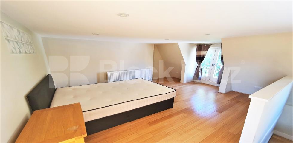 Wonderful Garden Apartment Bamborough Gardens , Shepherds Bush