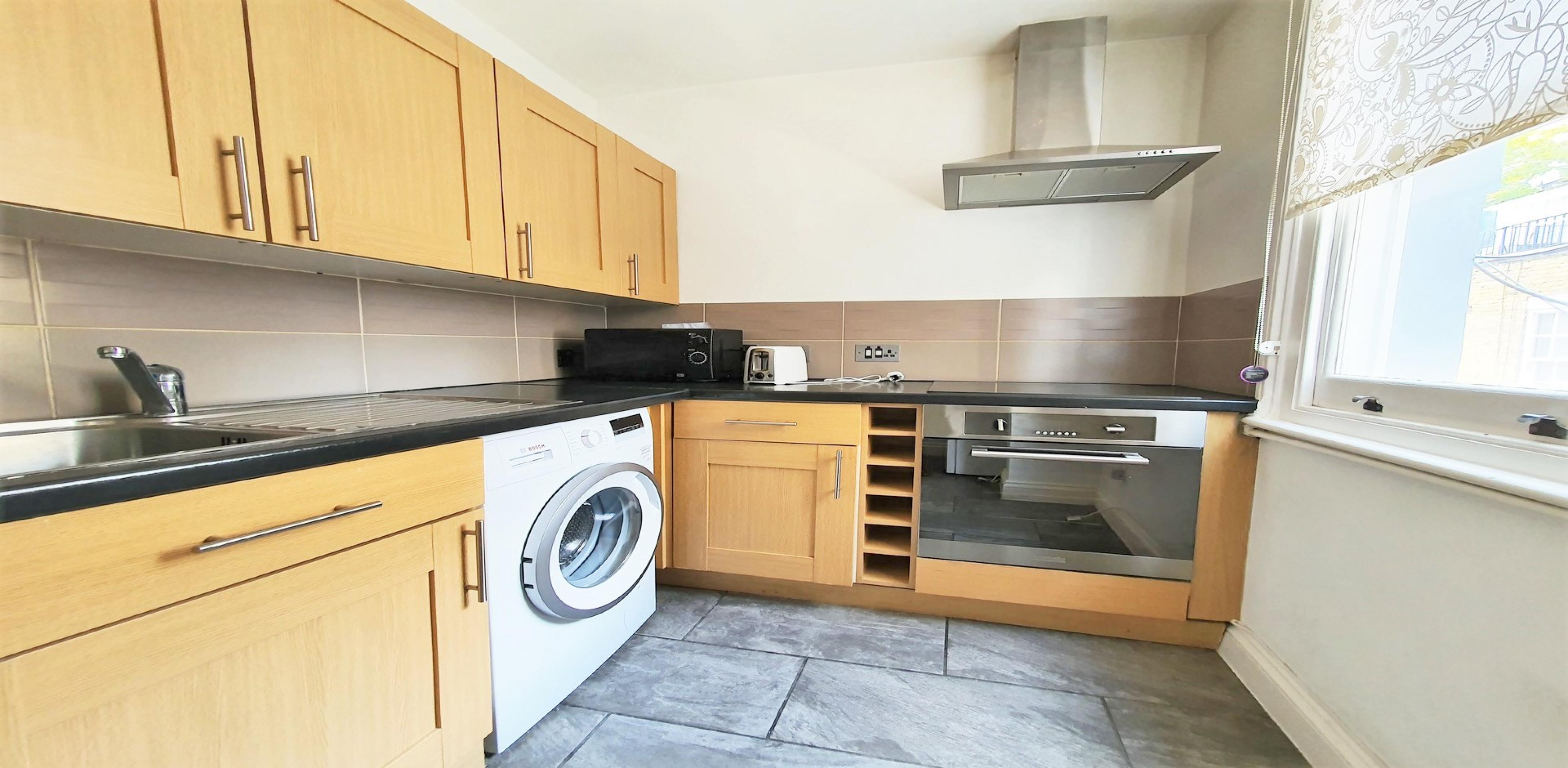 			2 Bedroom, 1 bath, 1 reception Flat			 Kensington Park Road, NOTTING HILL W11