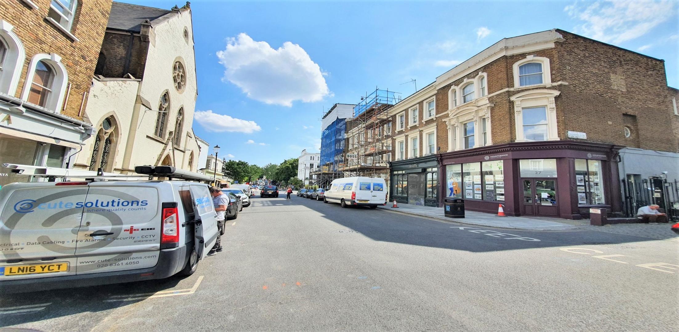 			2 Bedroom, 1 bath, 1 reception Flat			 Kensington Park Road, NOTTING HILL