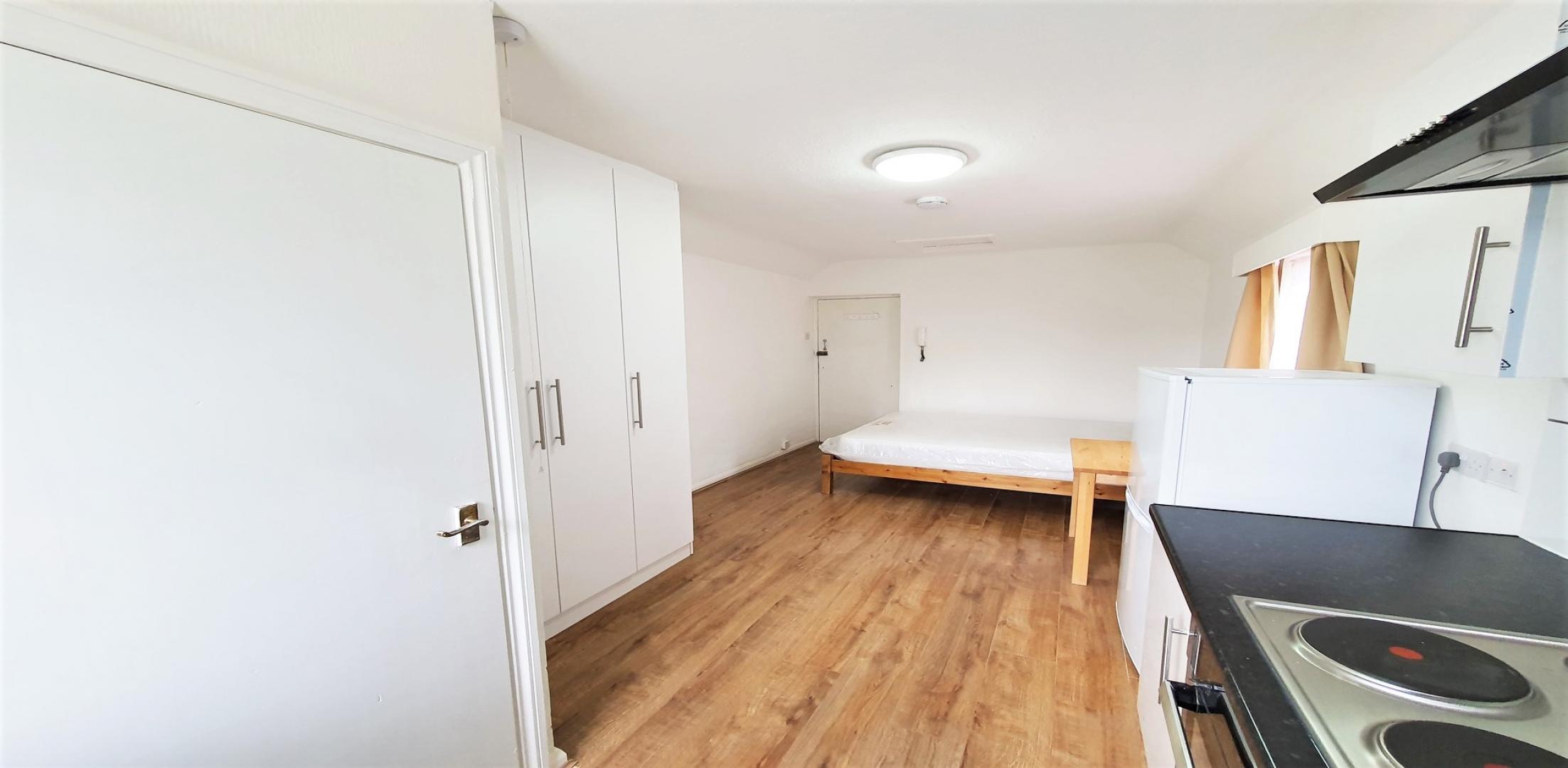 			HEATING & HOT WATER INCLUDED, Studio Apartment, 1 bath, 1 reception Apartment			 Ash Grove , CRICKLEWOOD