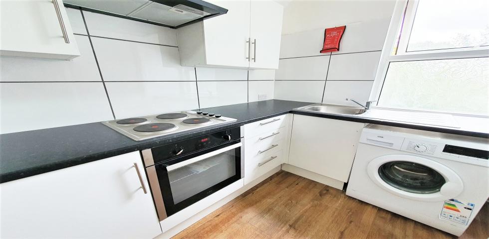 			HEATING & HOT WATER INCLUDED, Studio Apartment, 1 bath, 1 reception Apartment			 Ash Grove , CRICKLEWOOD
