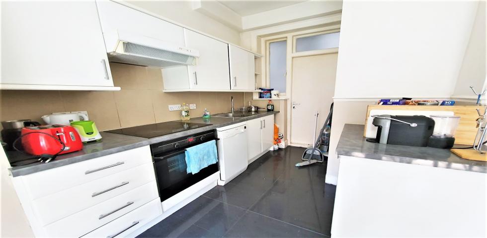 Modern and Central Apartment Elgin Ave, Maida Vale