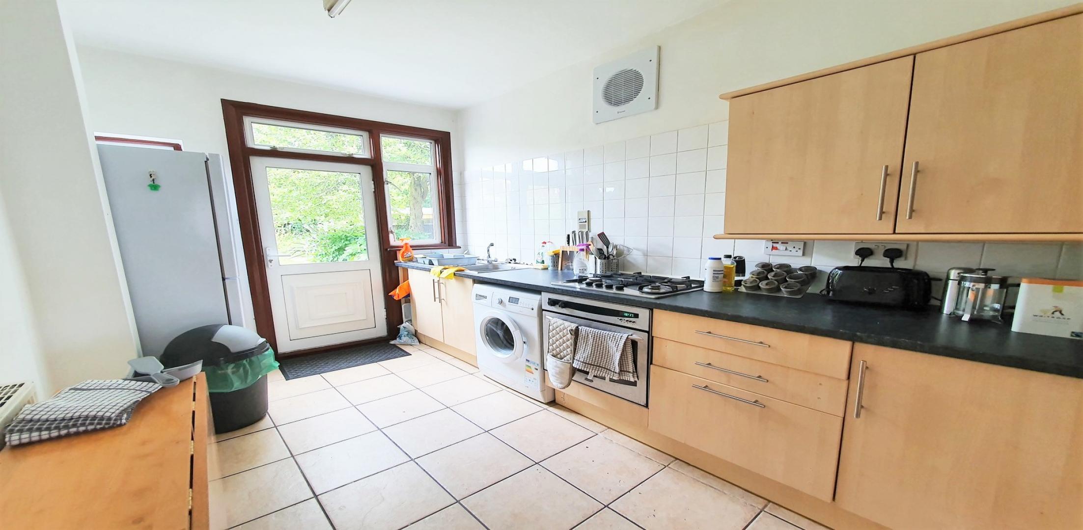 			4 Bedroom, 1 bath, 1 reception House			 Leigh Gardens, KENSAL RISE