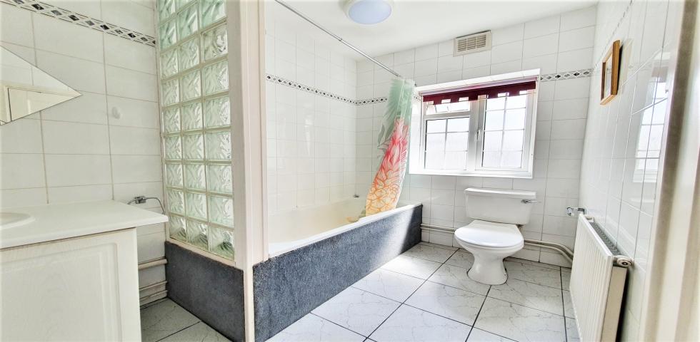 			1 Bedroom, 1 bath, 1 reception Apartment			 Brent Street, HENDON CENTRAL 