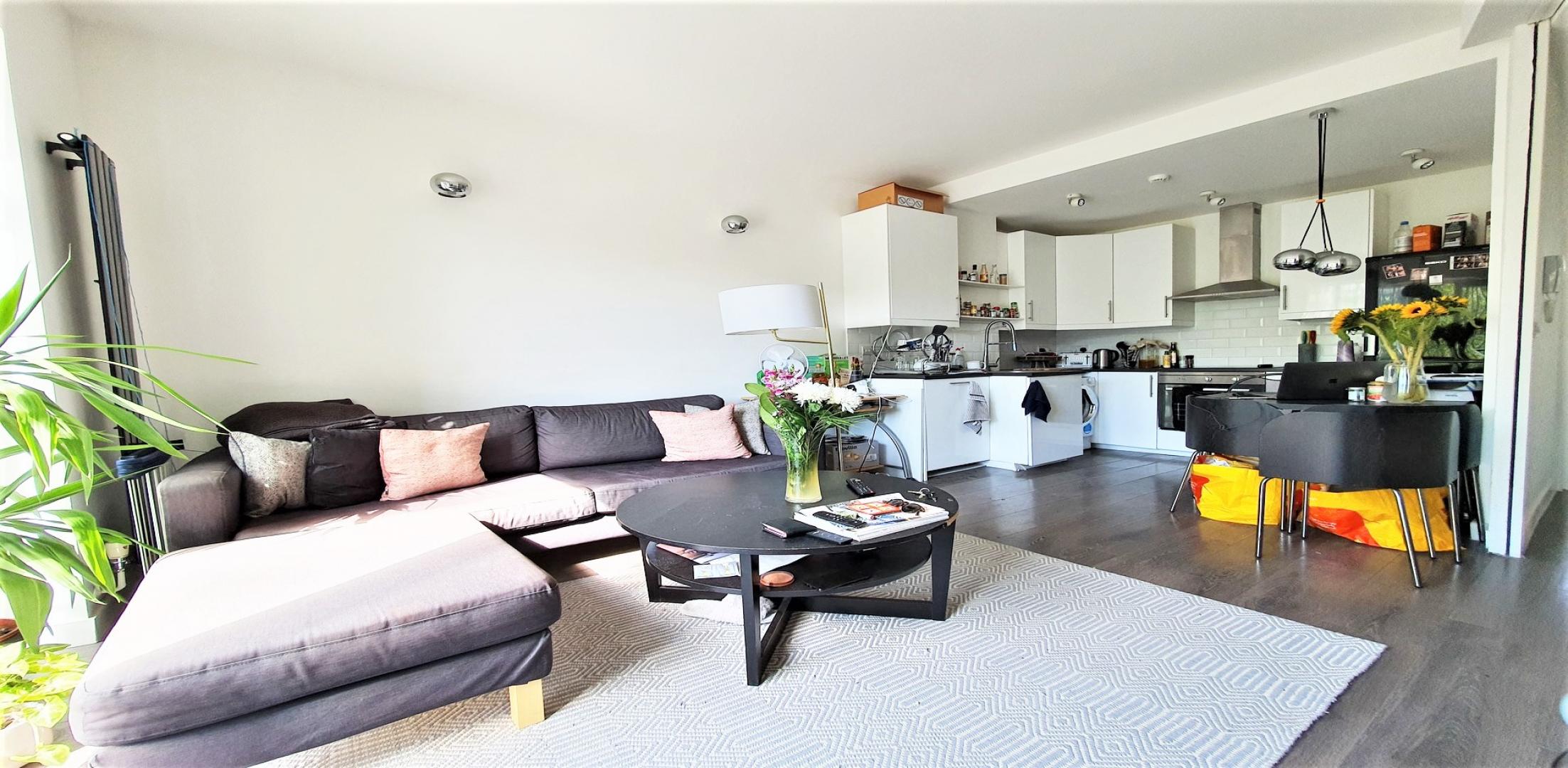 Modern Apartment With Private Balcony Dyne Road, Kilburn