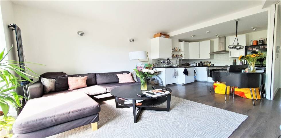 Modern Apartment With Private Balcony Dyne Road, Kilburn