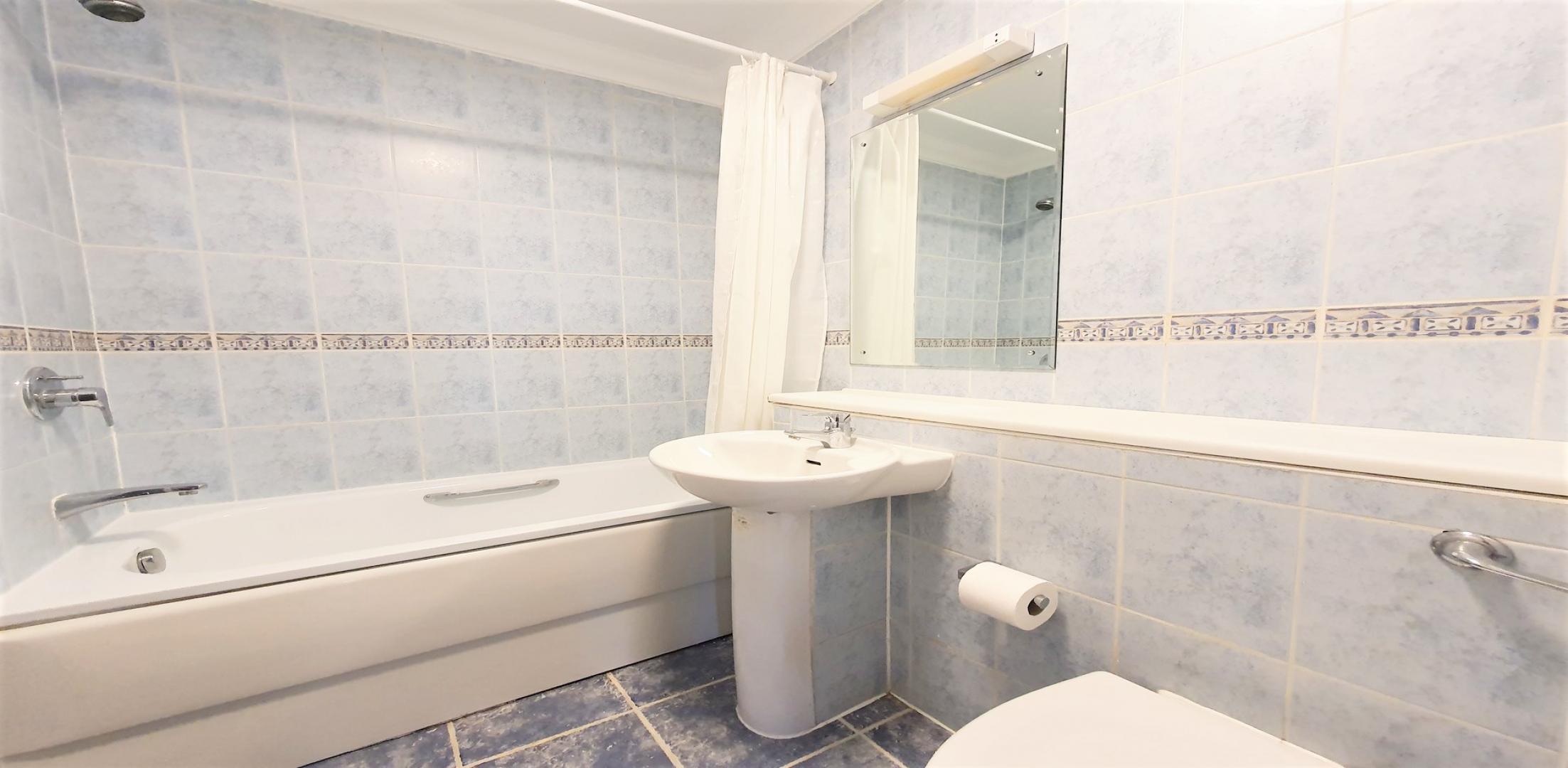 Modern Apartment Cedar Lodge, Exeter Road , Kilburn